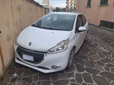 Peugeot 208 1.4 VTi 95 CV 2014 (motore da rivedere)
