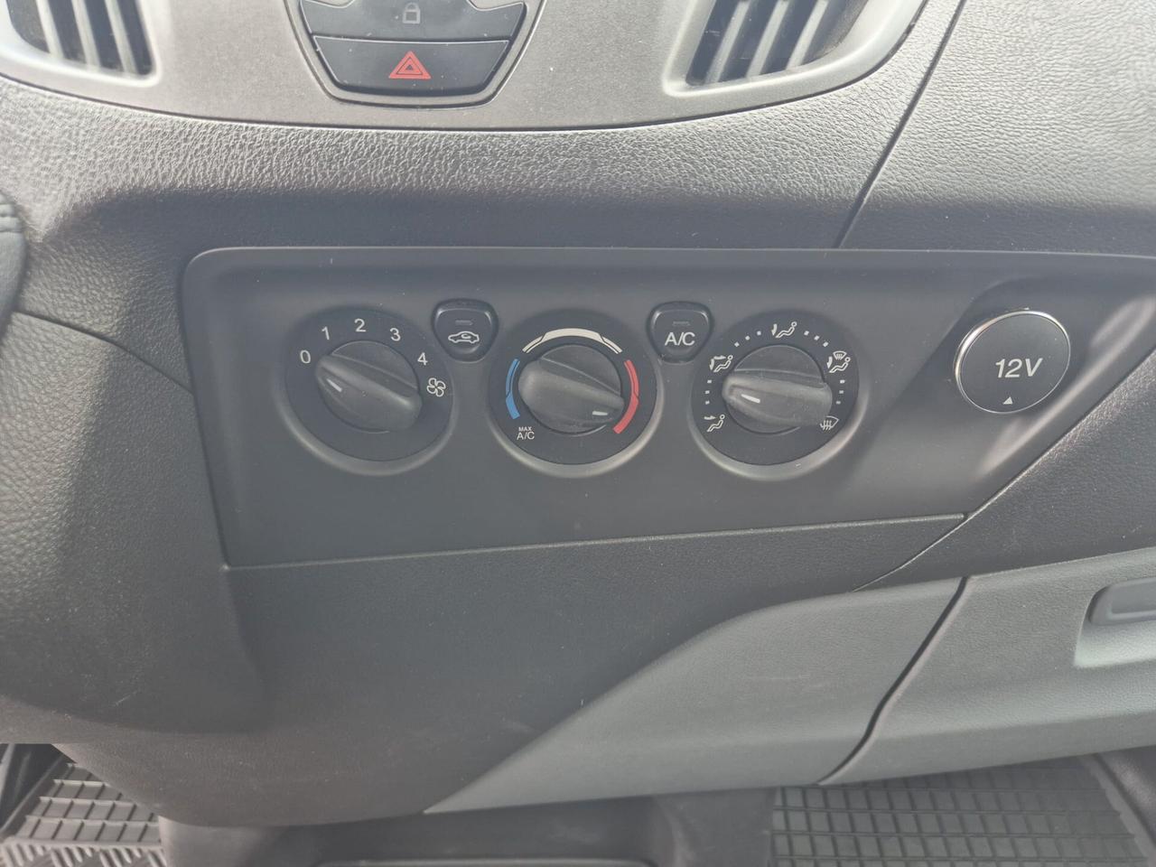 FORD TRANSIT 9 POSTI ''GANCIO TRAINO''