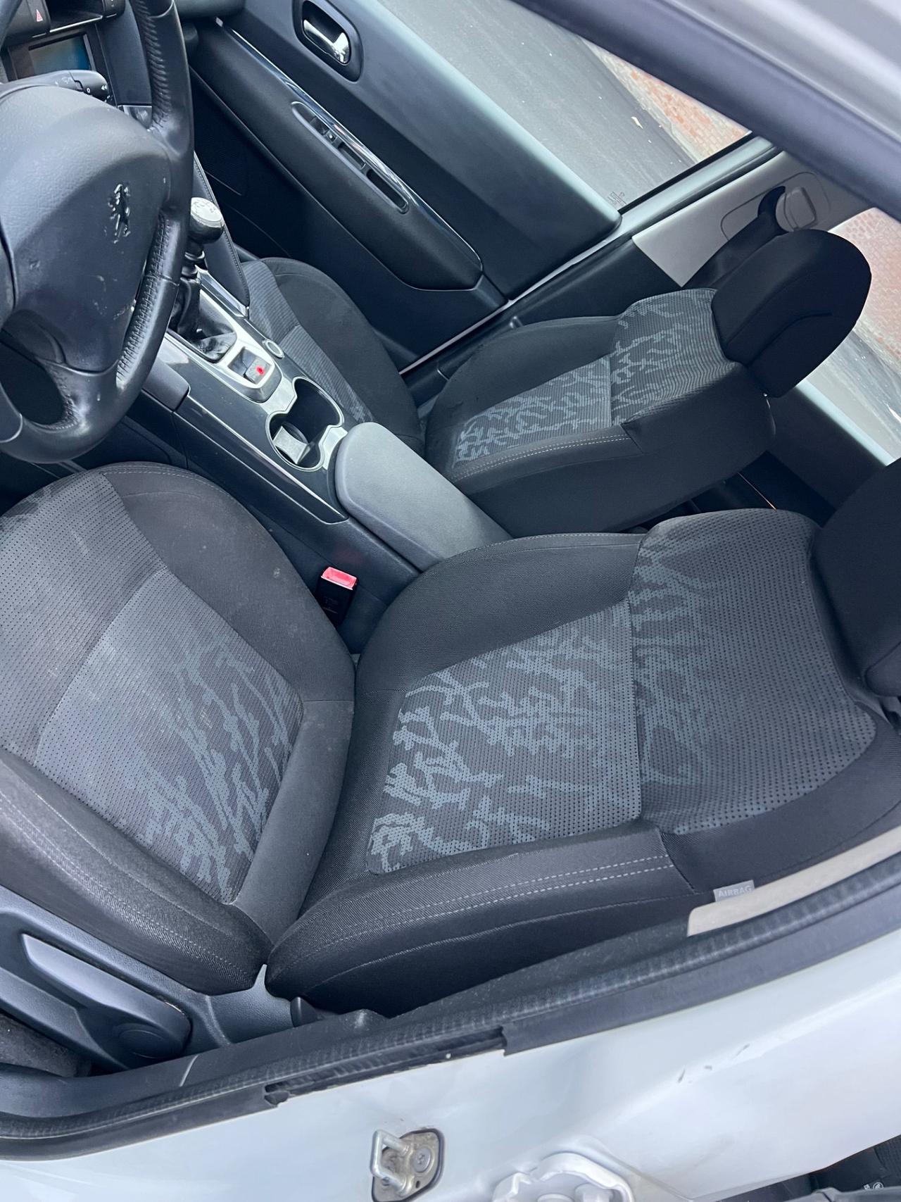 Peugeot 3008 1.6 HDi 112CV Tecno