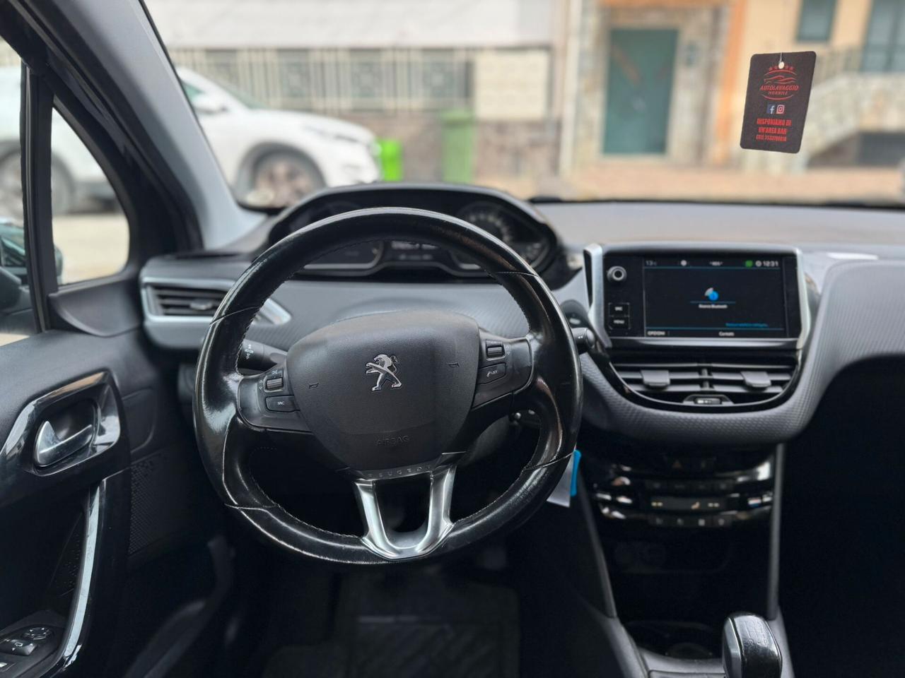 Peugeot 208 PureTech 82 5 porte Allure