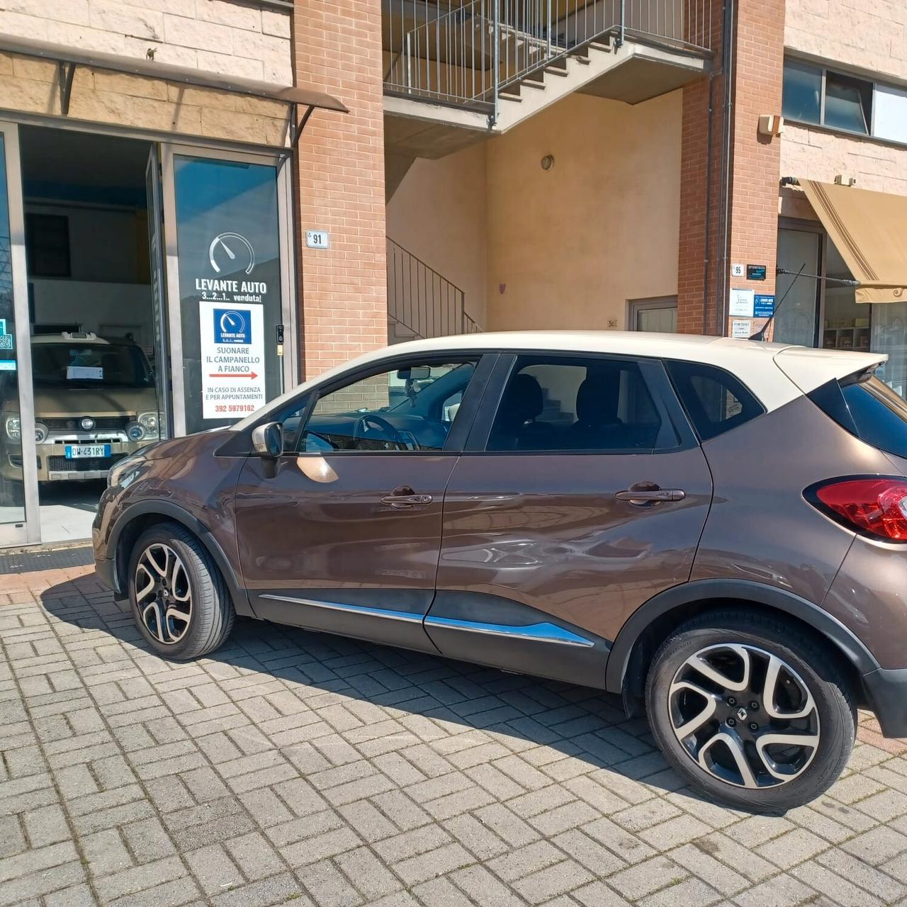 TENUTA IN MODO MANIACALE SEMPRE IN GARAGE CAPTUR 1.5