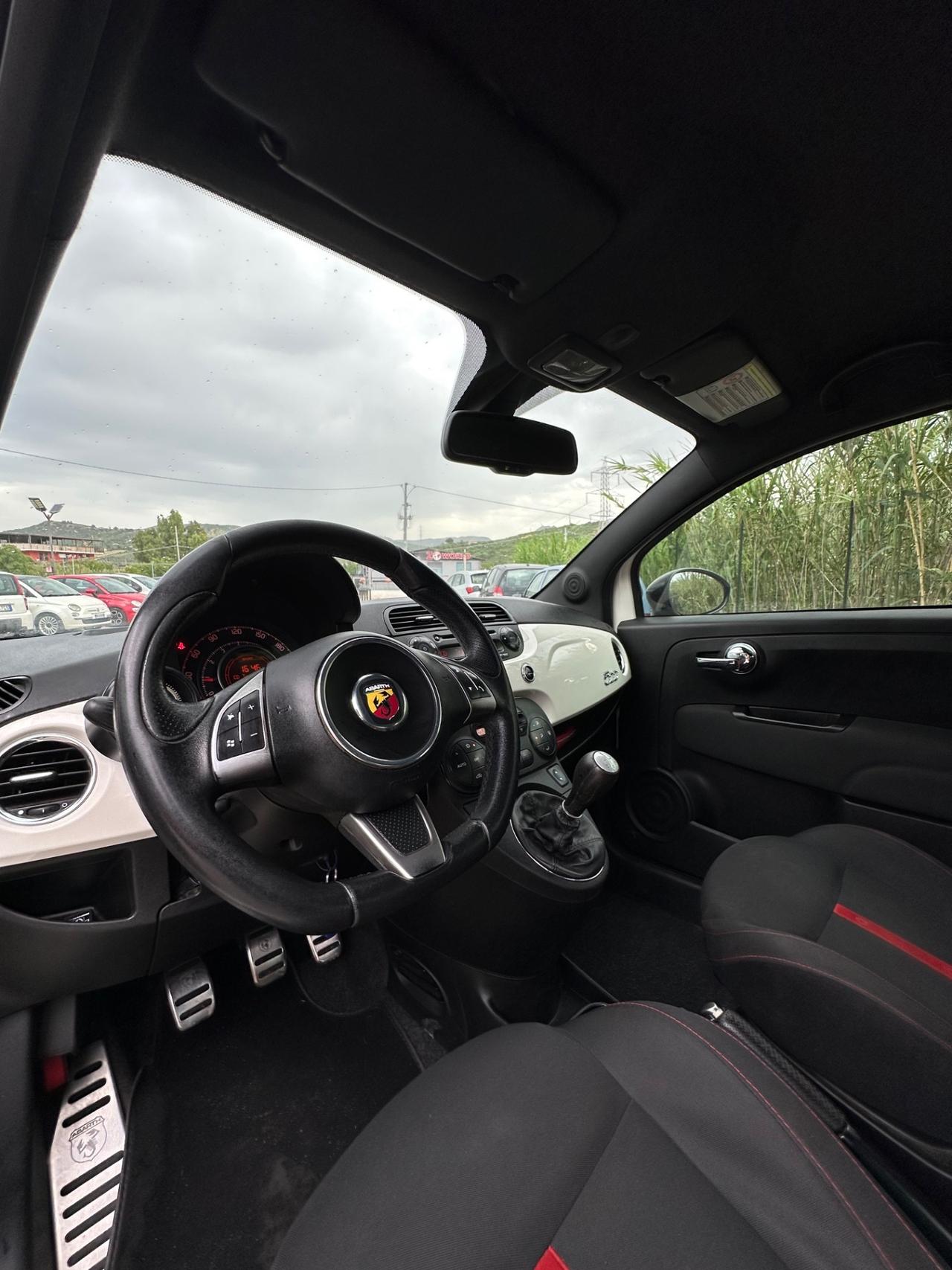 Abarth 500 1.4 Turbo T-Jet Custom