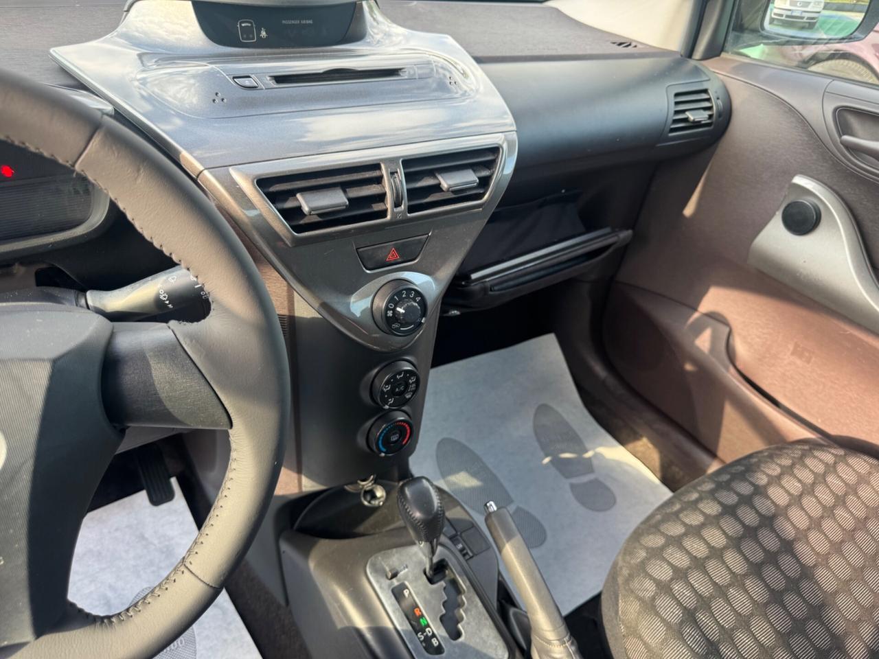 Toyota iQ 1.0 GPL E AUTOMATICA