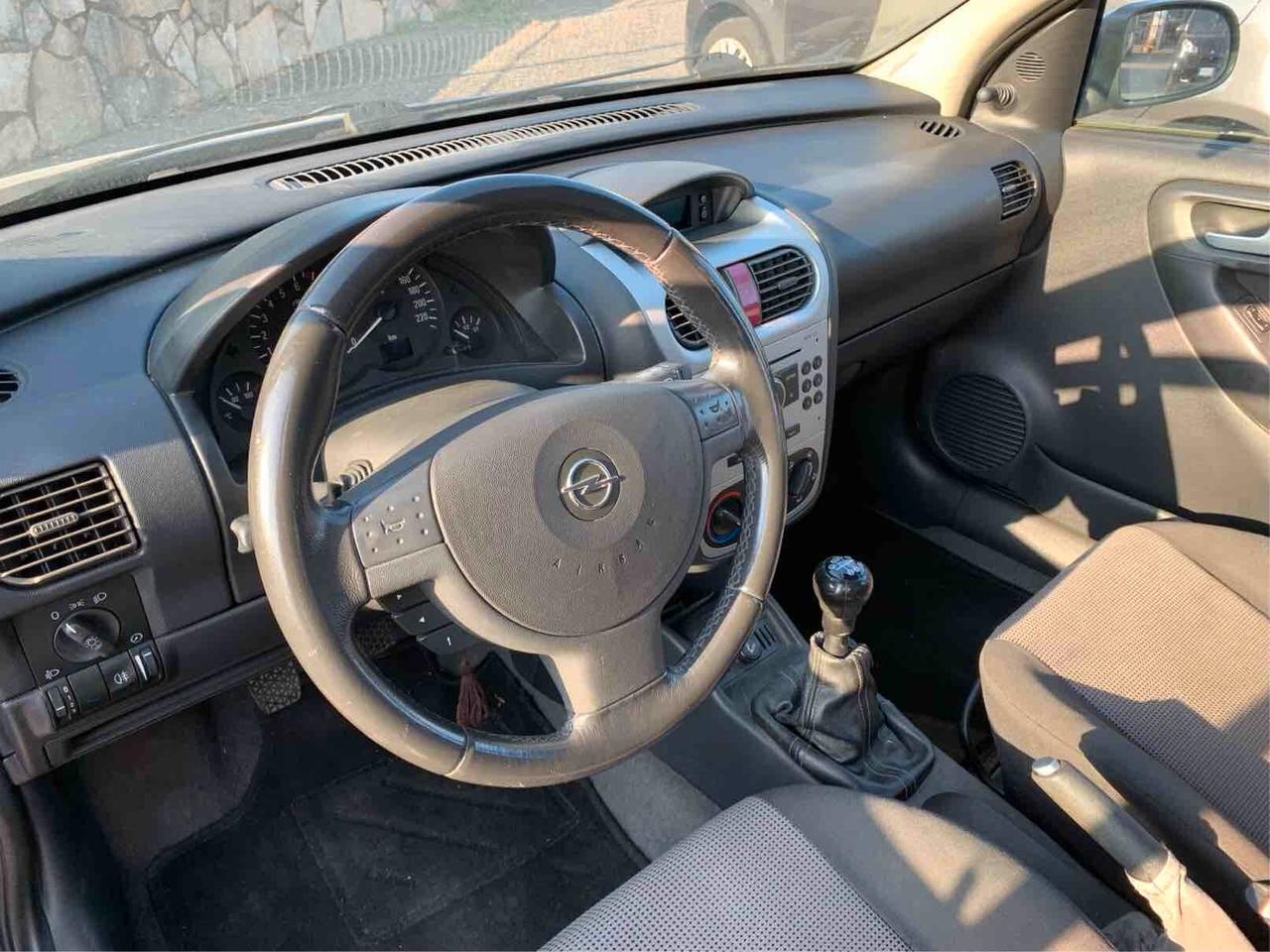 Opel Corsa 1.2i