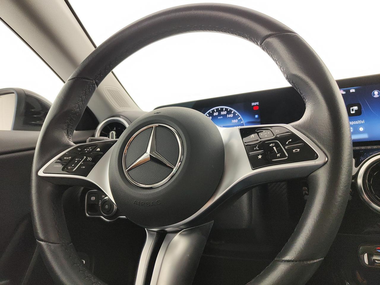 Mercedes-Benz CLA Shooting Brake 180 d Advanced auto