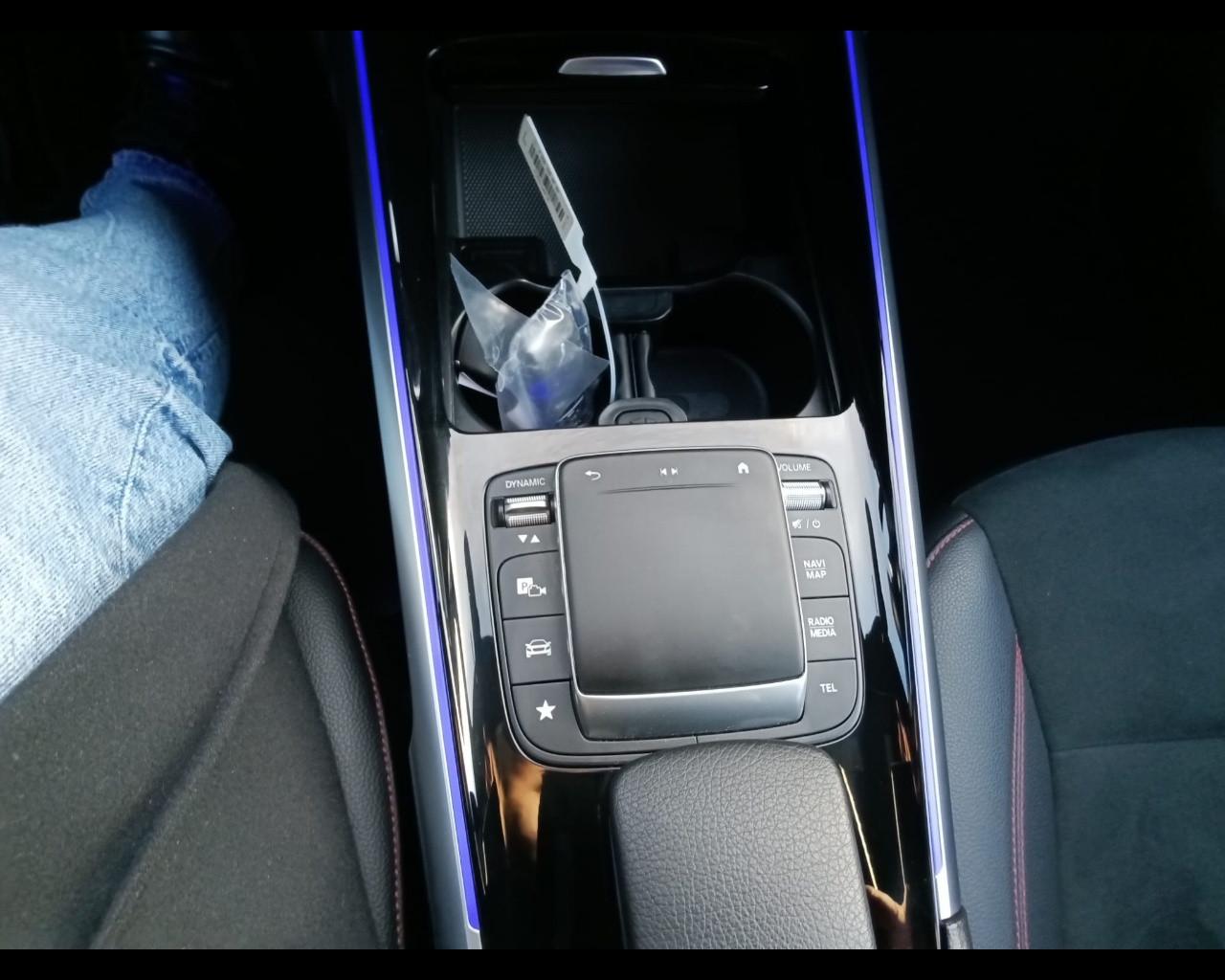 Mercedes-Benz GLB - X247 2019 - GLB 180 d Premium Easy Tech auto