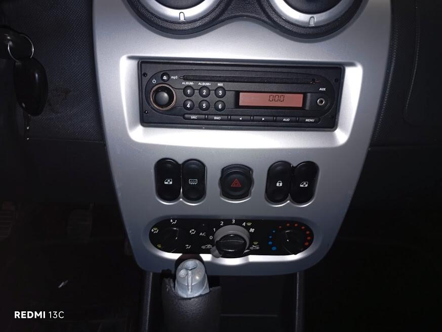 Dacia Sandero del 2010 GPL FINO AL 2031