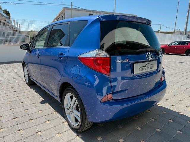Toyota Verso-S 1.3 CVT Active 2011