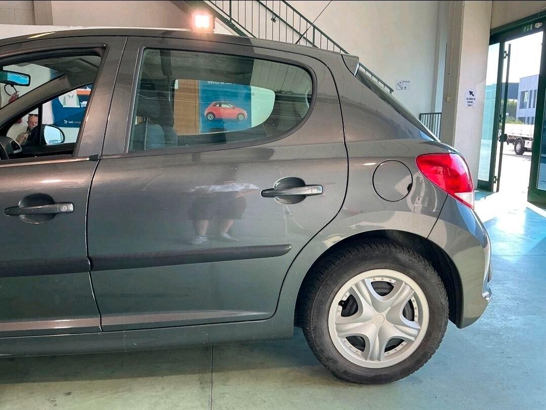 Peugeot 207 1.4 GPL anche Neopatentati