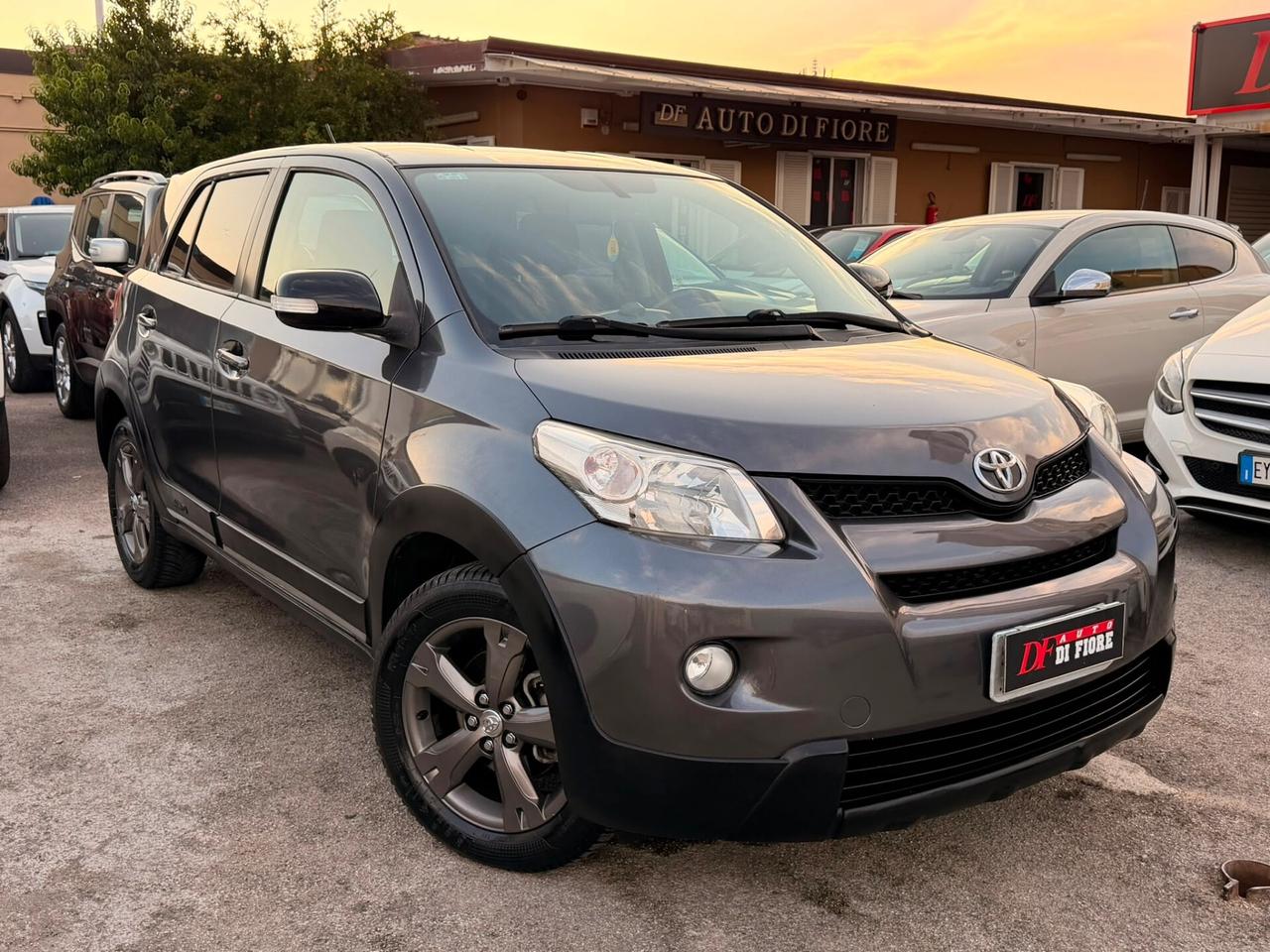 Toyota Urban Cruiser 1.4 D-4D 90CV 4X4 Luxury sensori parcheggio