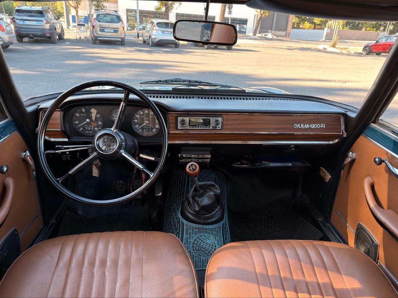 Alfa Romeo Giulia 1300 TI