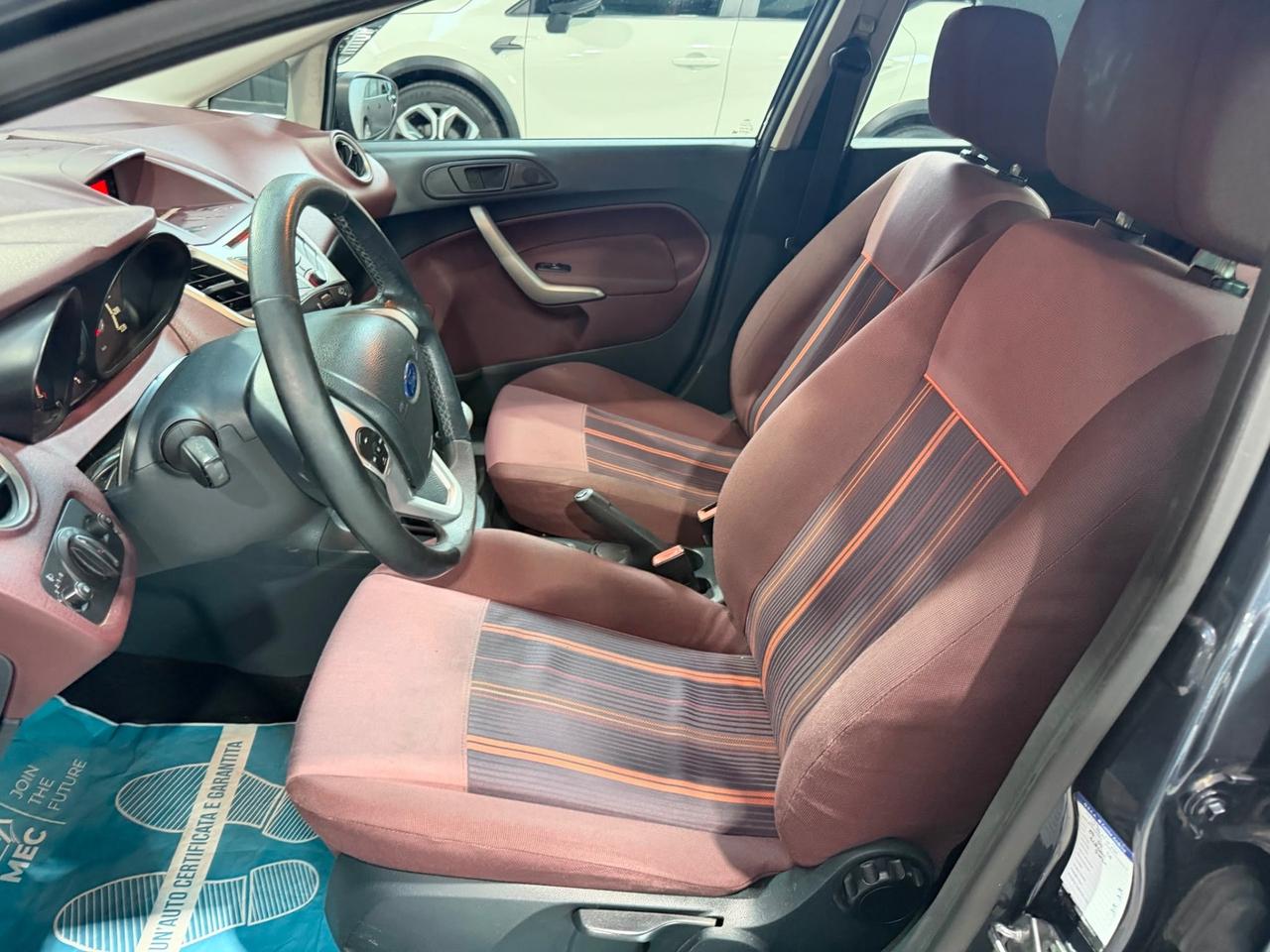 Ford Fiesta Benzina Neopatentati Pneumatici Nuovi