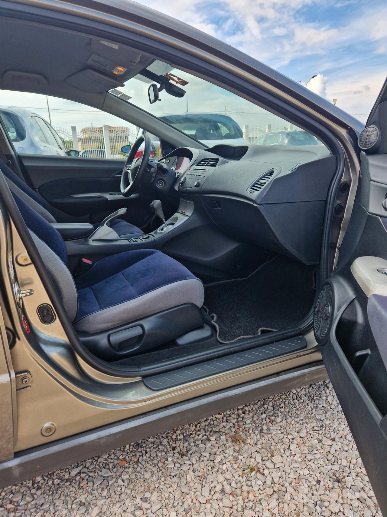 Honda Civic 2.2 i-CTDi 5p. Sport DPF
