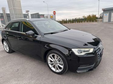 Audi A3 SPB 1.6 TDI diesel S tronic Ambition/17/XENO/NAVI/PDC