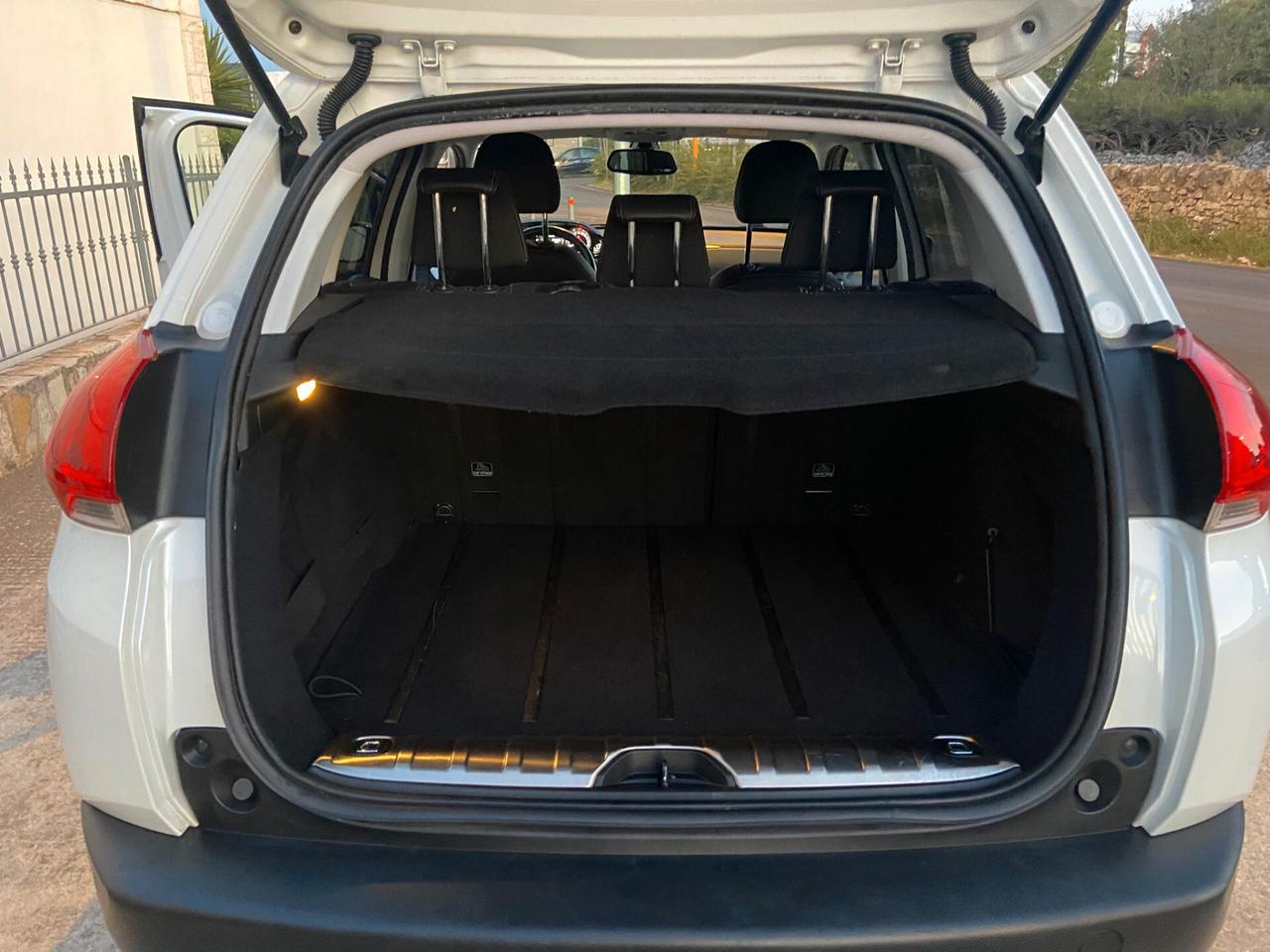 Peugeot 2008 1.6 e-HDi 115 CV Stop&Start Allure