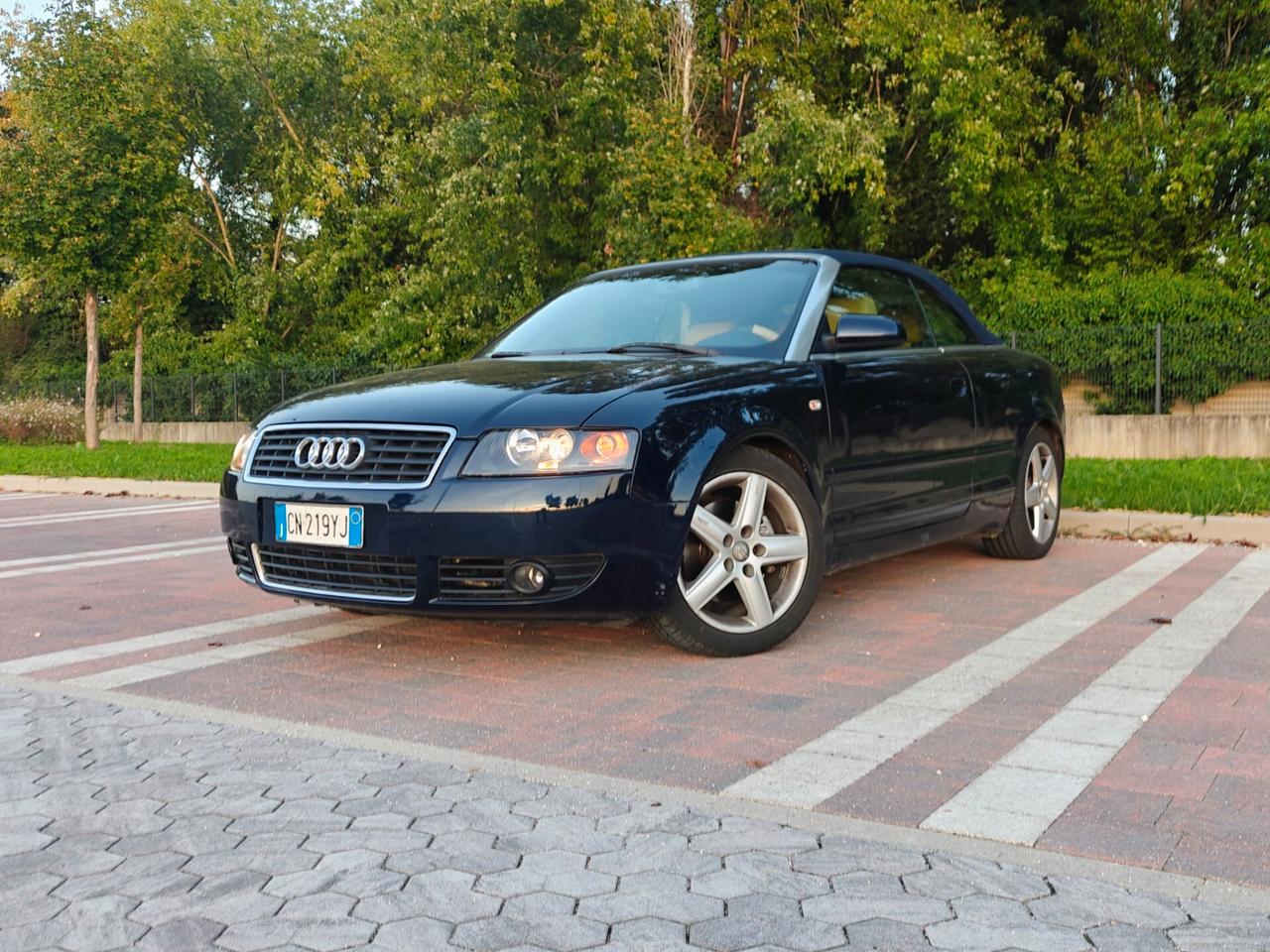 Audi A4 Cabriolet 2.5 v6 passaggio incluso