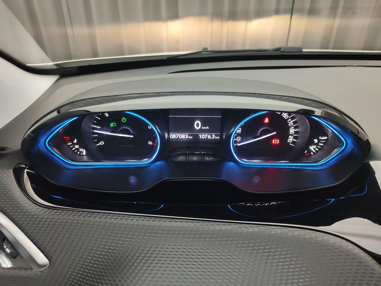 PEUGEOT 2008 1.6 BLUEHDI 100CV ALLURE