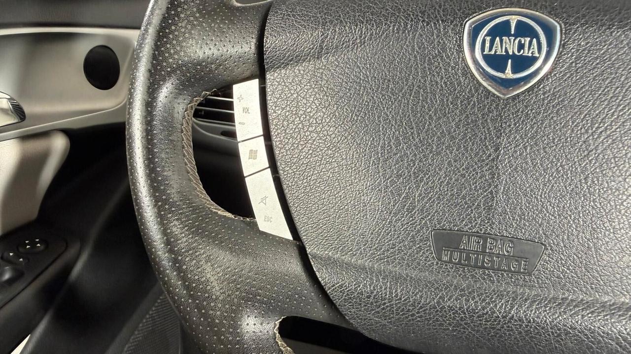 Lancia Ypsilon 1.2 Versus