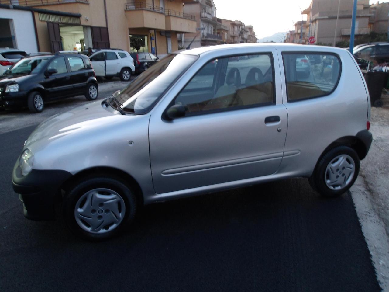 Fiat 600 1.1 Active (class)
