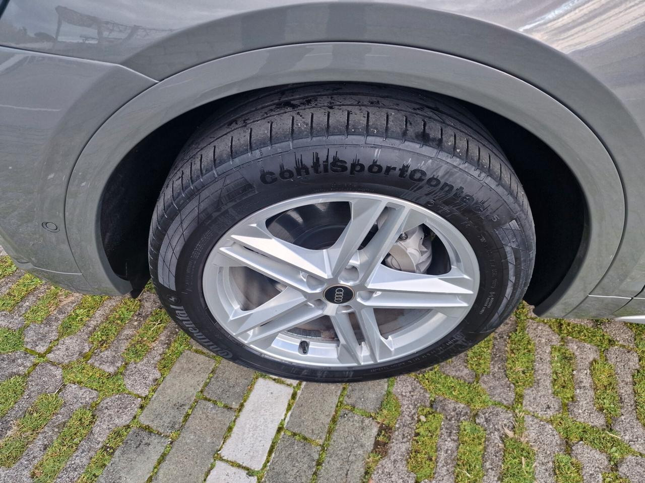 Audi Q5 40 TDI 204 CV quattro S tronic Identity Black