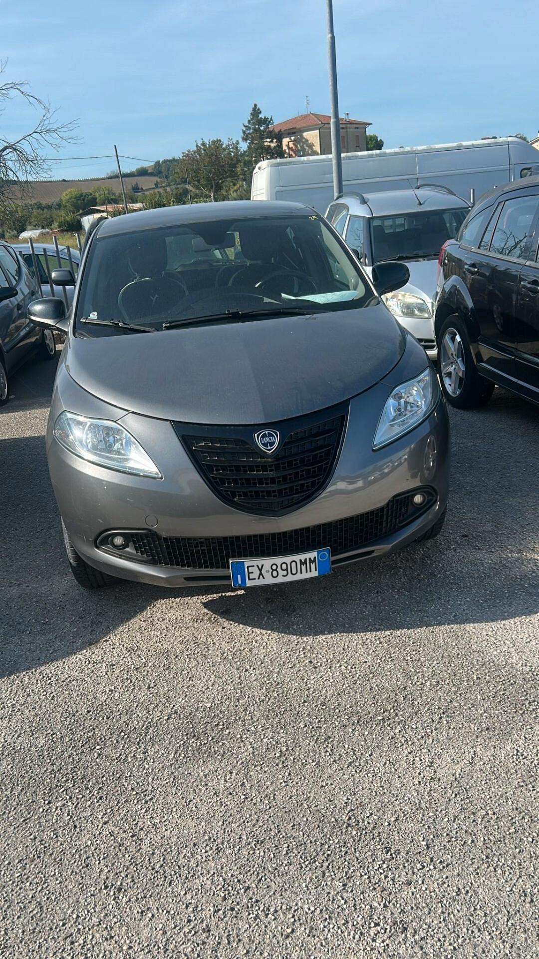 Lancia Ypsilon 0.9 TwinAir 85 CV 5 porte Metano Ecochic Elle
