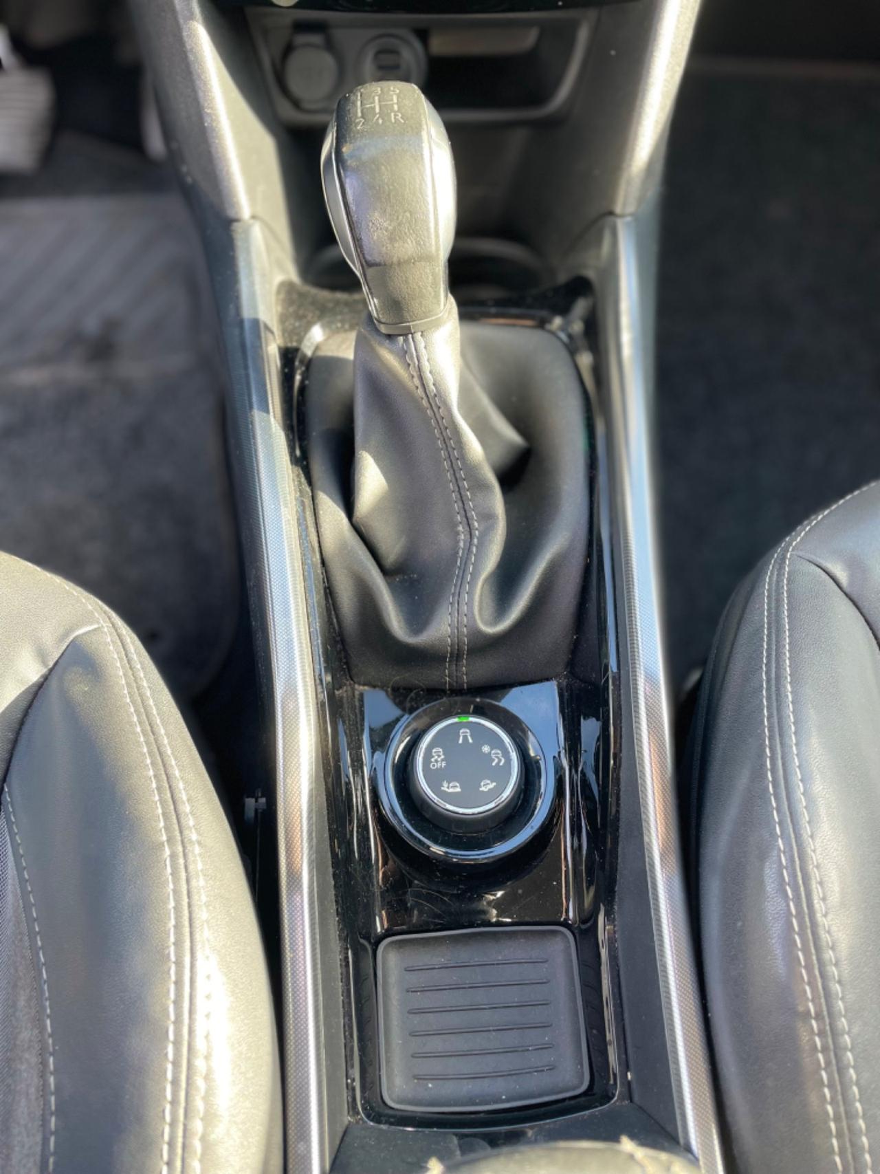 Peugeot 2008 1.6 e-HDi 92 CV Stop&Start Urban Cross