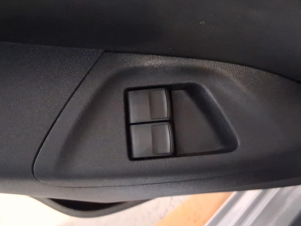 Toyota Aygo Connect 1.0 VVT-i 72 CV 5 porte x-play MMT