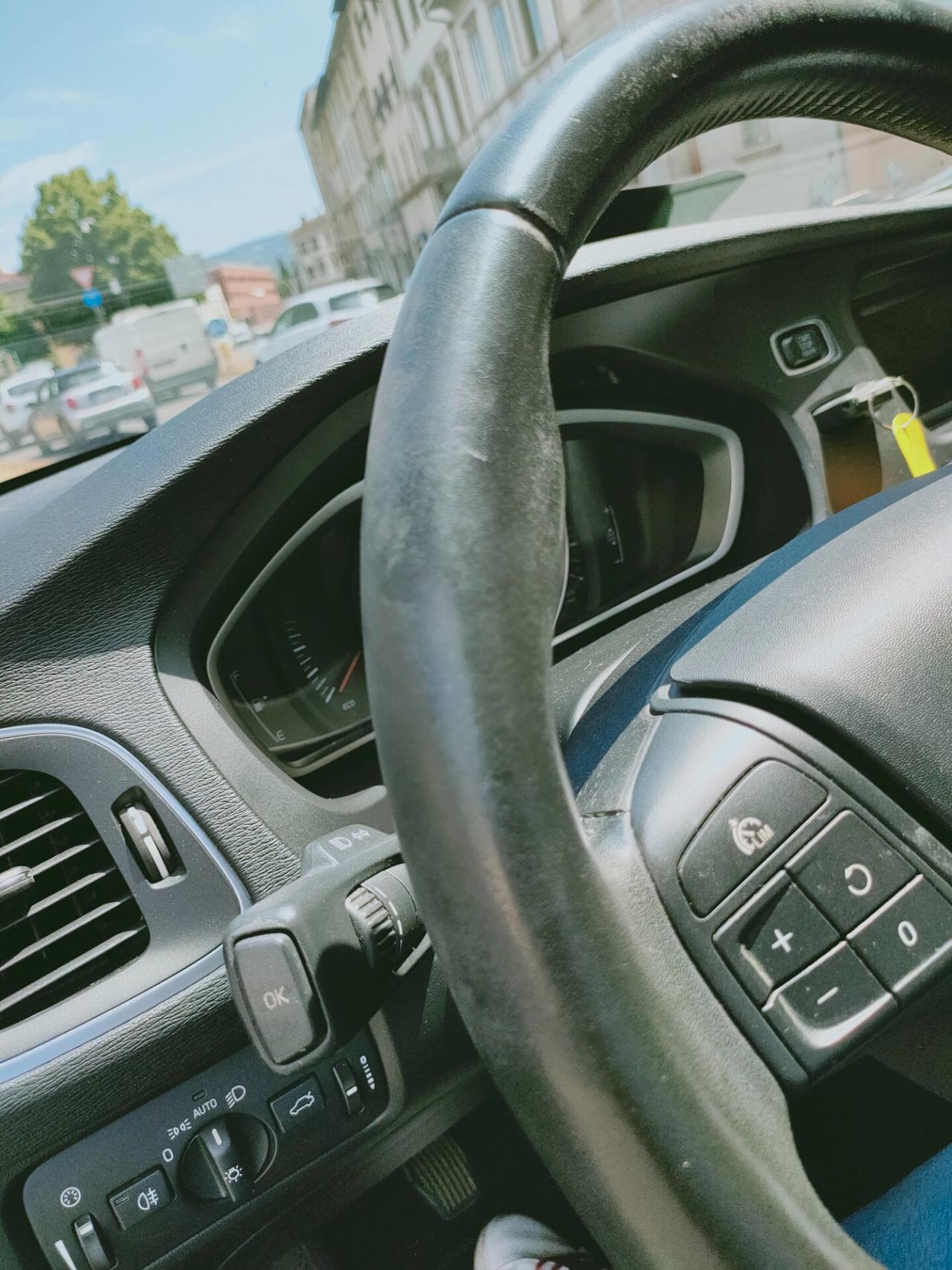 Volvo V40 D2 Kinetic Neopatentati