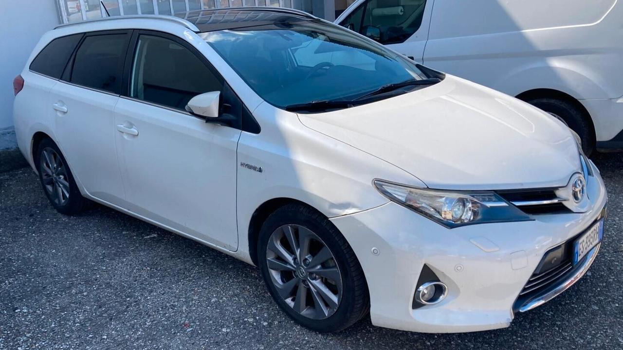 Toyota Auris Touring Sports 1.8 Hybrid Lounge