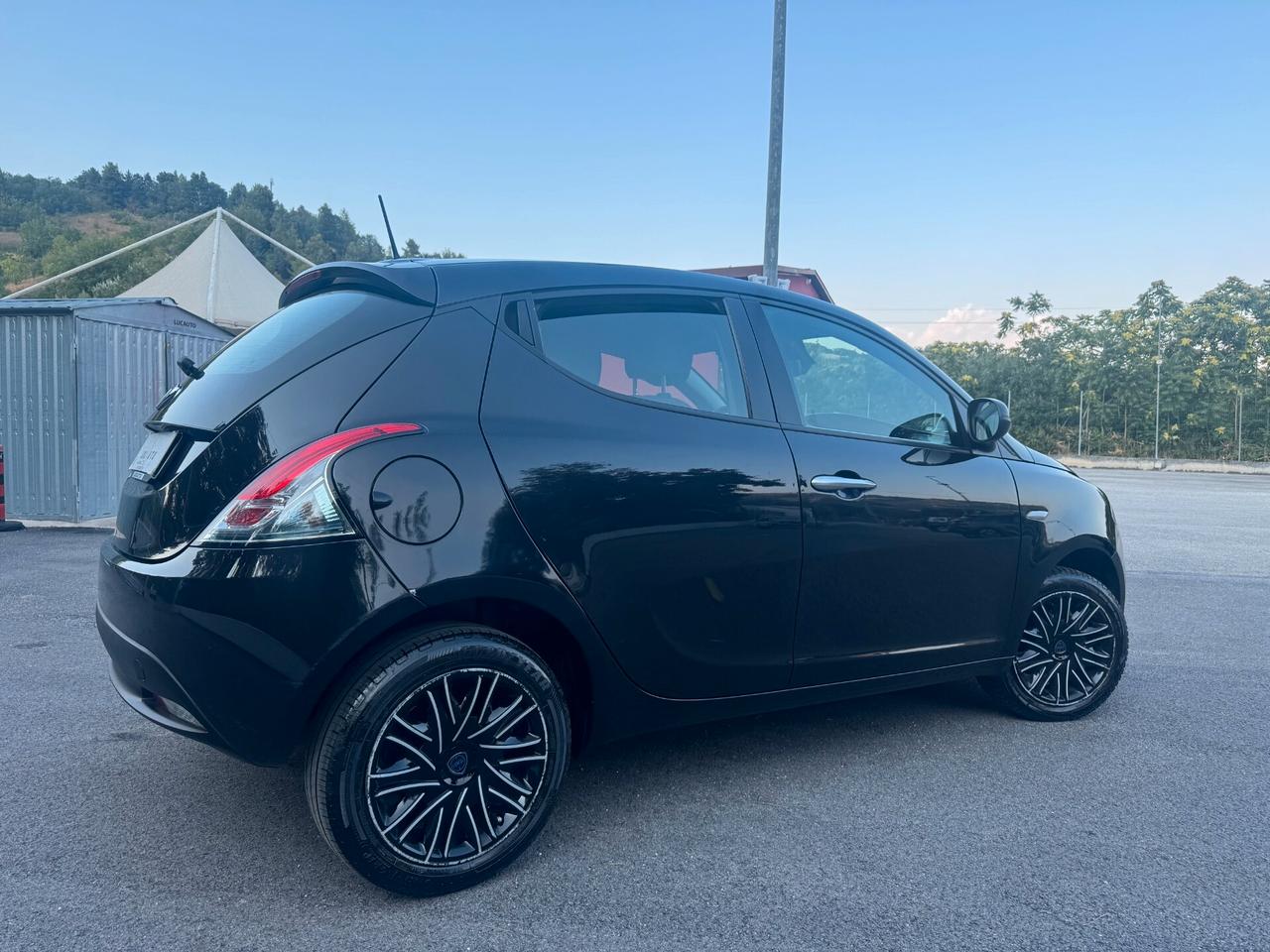 Lancia Ypsilon 1.0 FireFly 5 porte S&S Hybrid