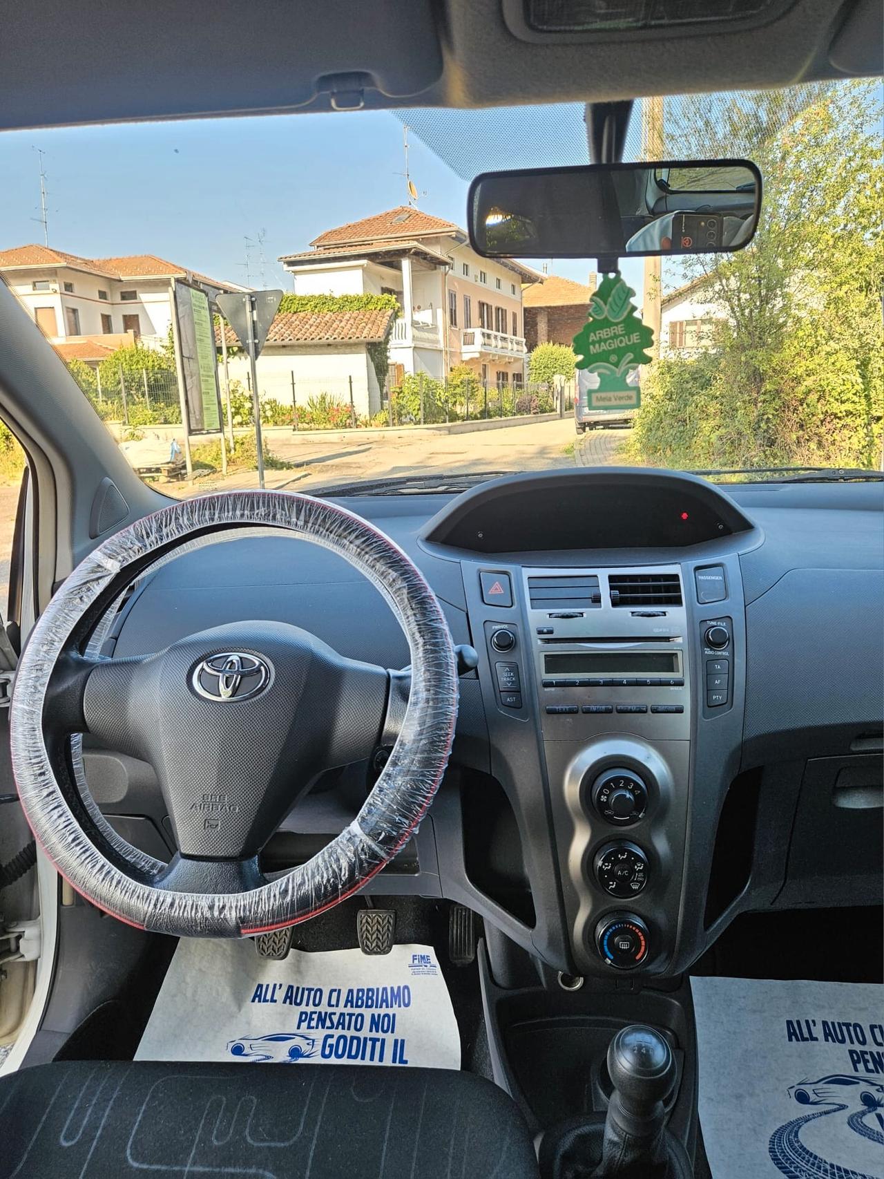 Toyota Yaris 1.0 neopatentati