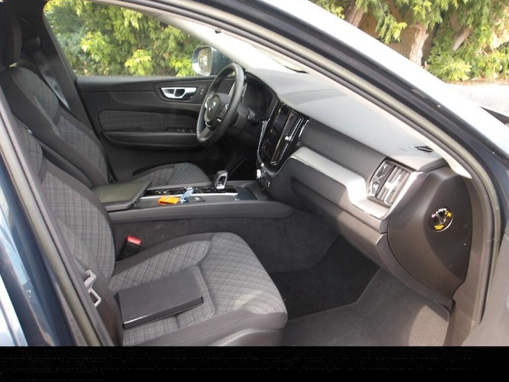 VOLVO XC60 2.0D 197CV B4 (D) AUTOMATIC AWD BUSINESS ( FARI LED - COCKPIT - CRUISE - MIRROR - SENSORI POST. - CERCHI 19 )