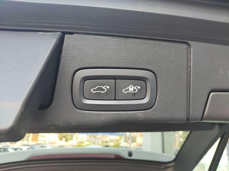 Volvo XC60 XC60 B4 (d) AWD automatico Plus Dark
