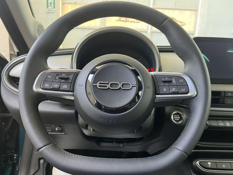 FIAT 600 600 Hybrid 100 CV DCT MHEV La Prima TUA DA 249,00 AL MESE