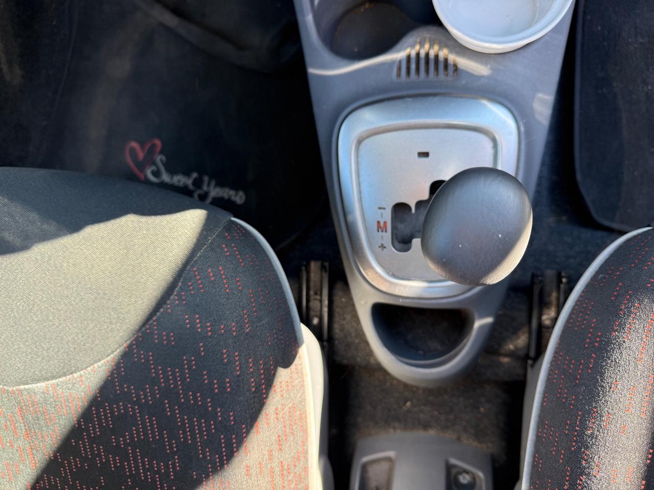 Peugeot 107 1.0 68CV 5p. Sweet Years 2Tronic