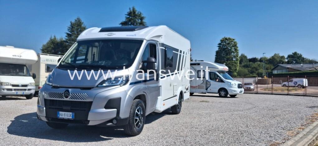 Carado V132 PRO+ camper van compatto letto matrimoniale posteriore