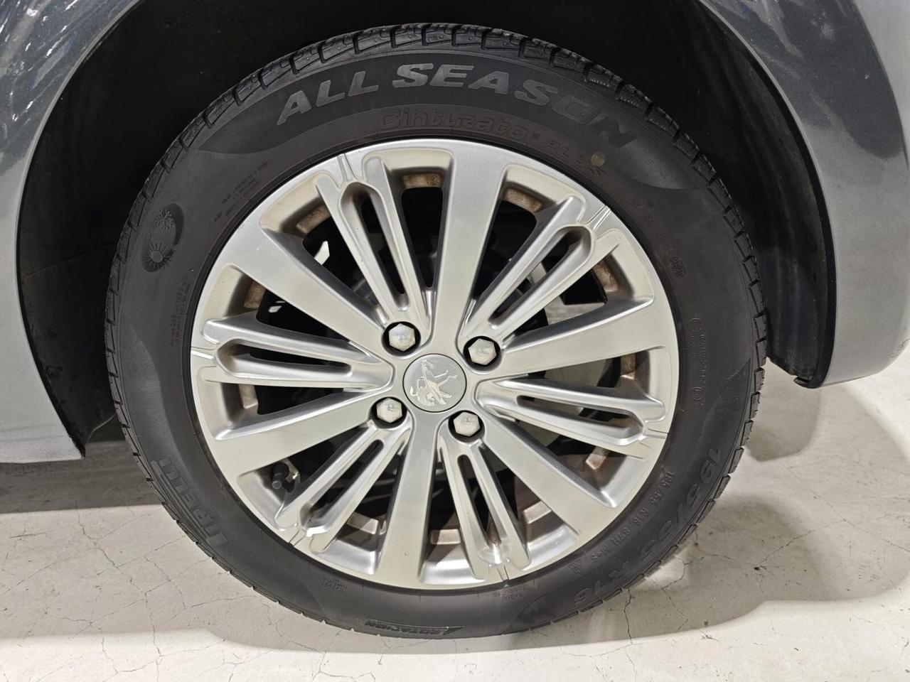 Peugeot 208 Benzina/Gpl Allure Neopatentati