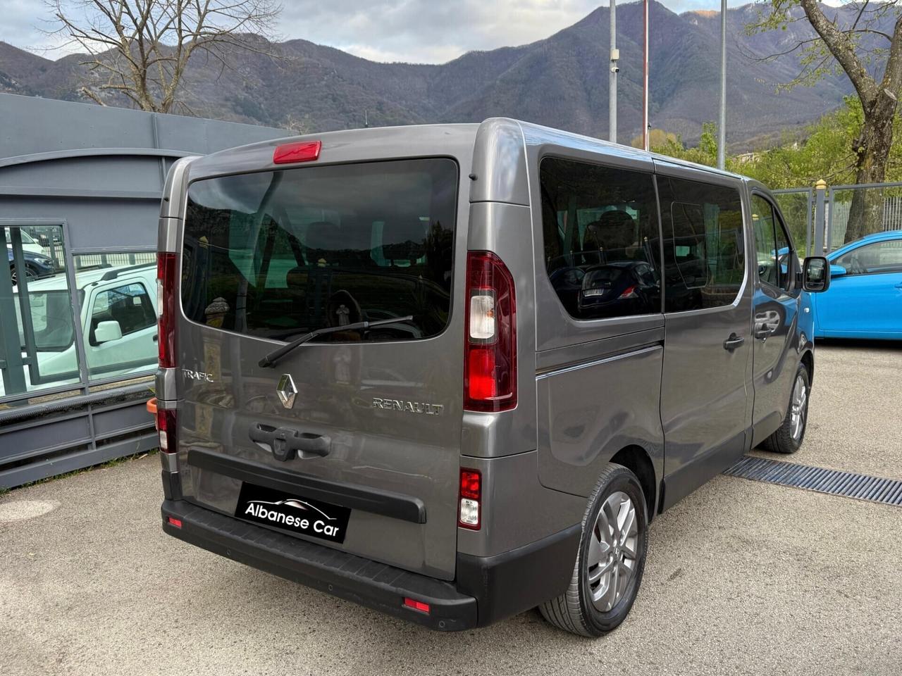 Renault Trafic T27 1.6 dCi 125CV 9 POSTI