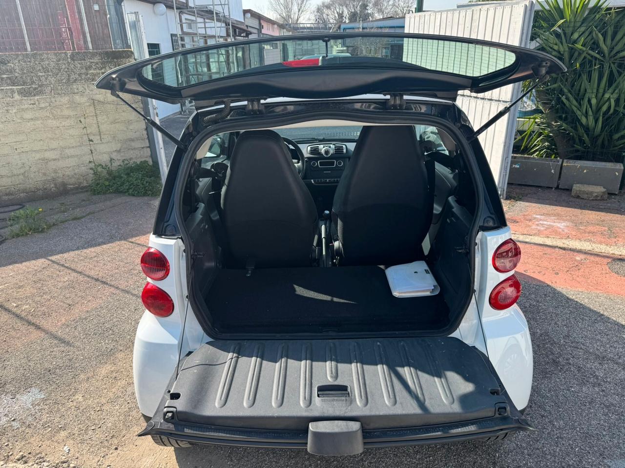 Smart ForTwo 1000 52 kW MHD coupé pure