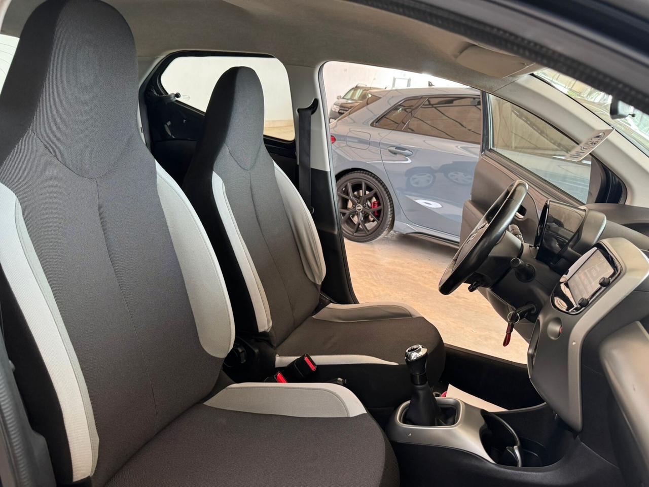 Toyota Aygo 1.0 VVT-i 69 CV 5 porte x-cool TSS