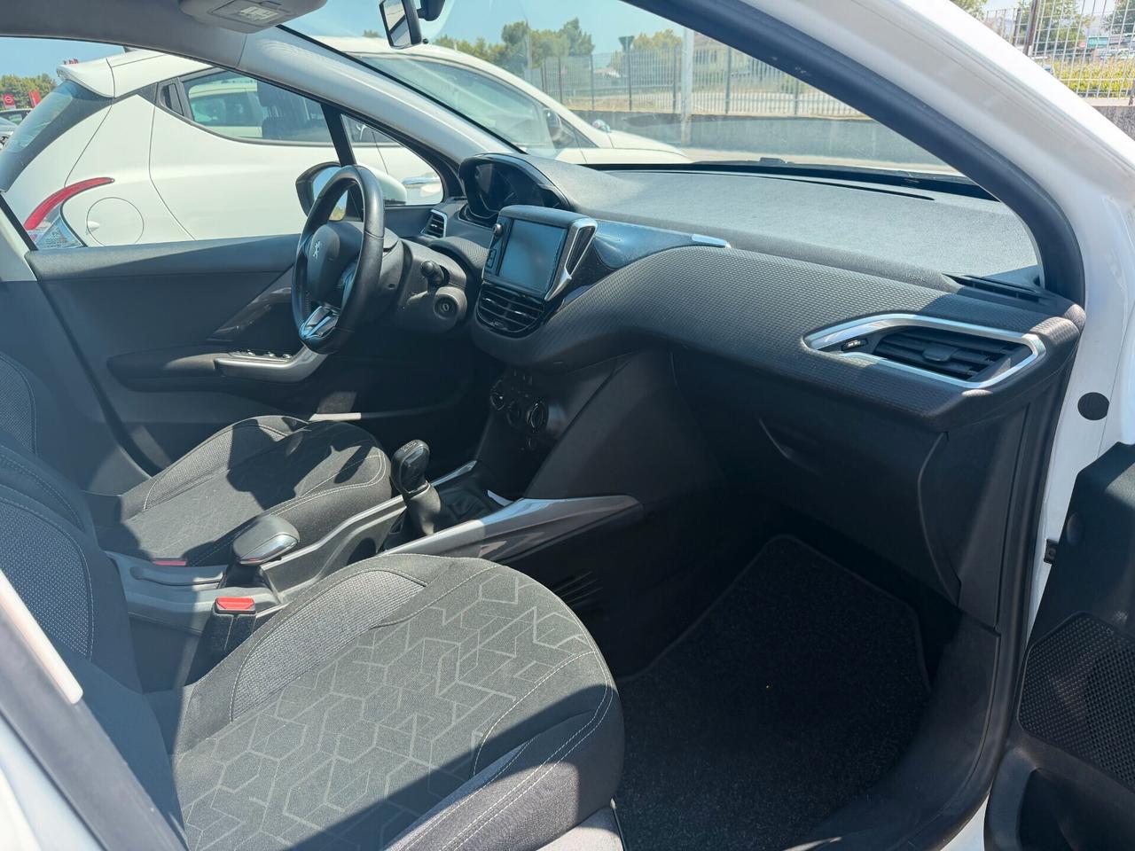 Peugeot 2008 BlueHDi 100 Allure