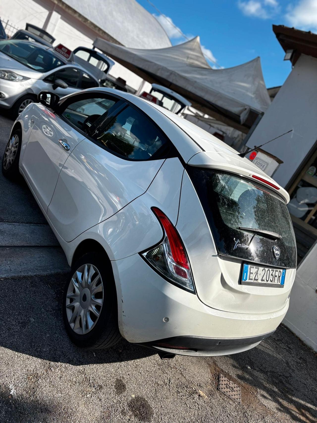Lancia Ypsilon 1.2 69 CV 5 porte Gold