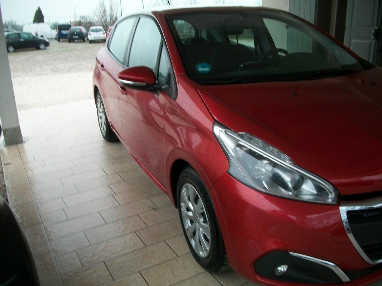 Peugeot 208 PureTech 82 5 porte Active riferimento fp836 CC 1199 EURO 06 KM 62940 TALIANDATI CON NAVI E SEDILI RISCALDATI GARANZIA UN ANNO SI NEOPATENTATI