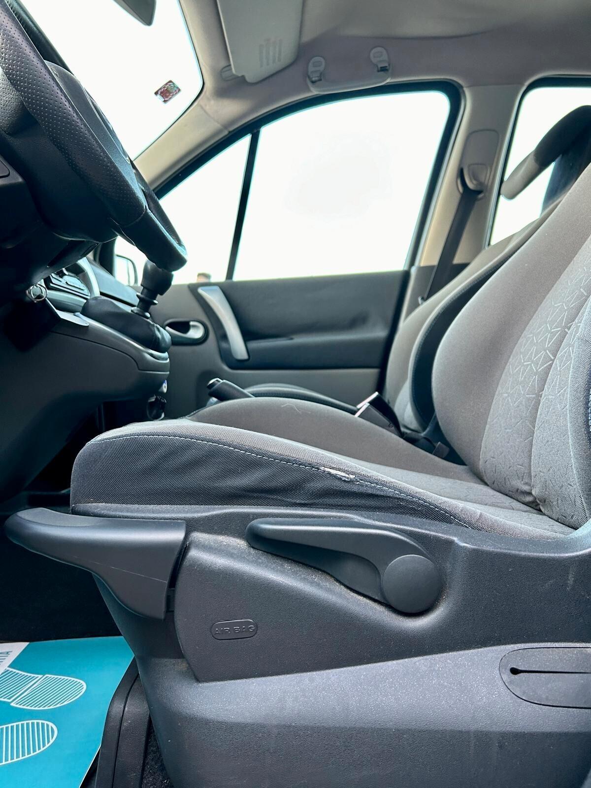 Renault Grand Scénic 1.6 16V Serie Speciale Dynamique