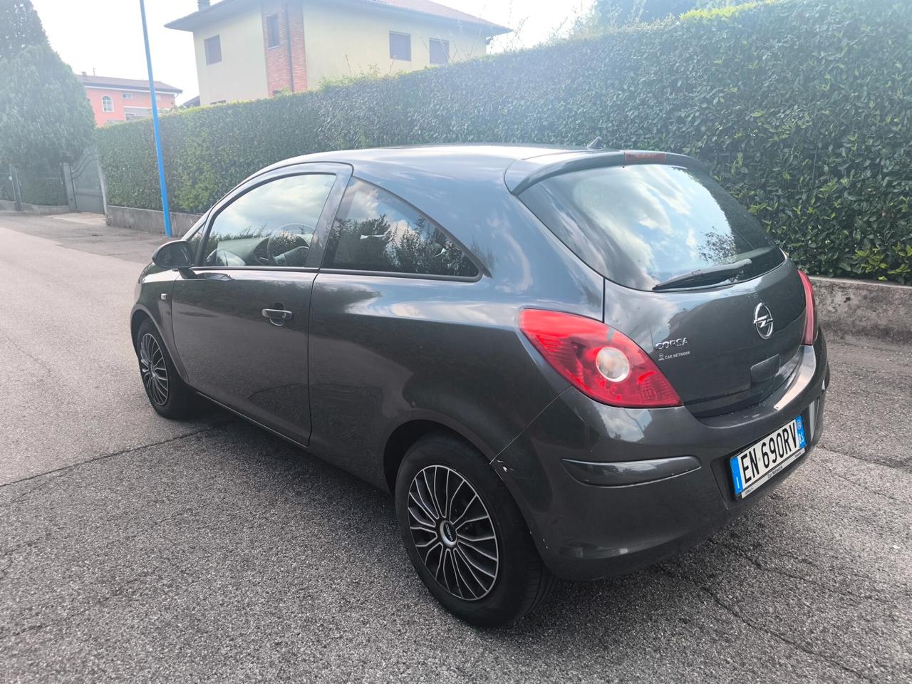 OPEL CORSA 1,2 BENZINA- KM 110000- OK NEOPATENTATI