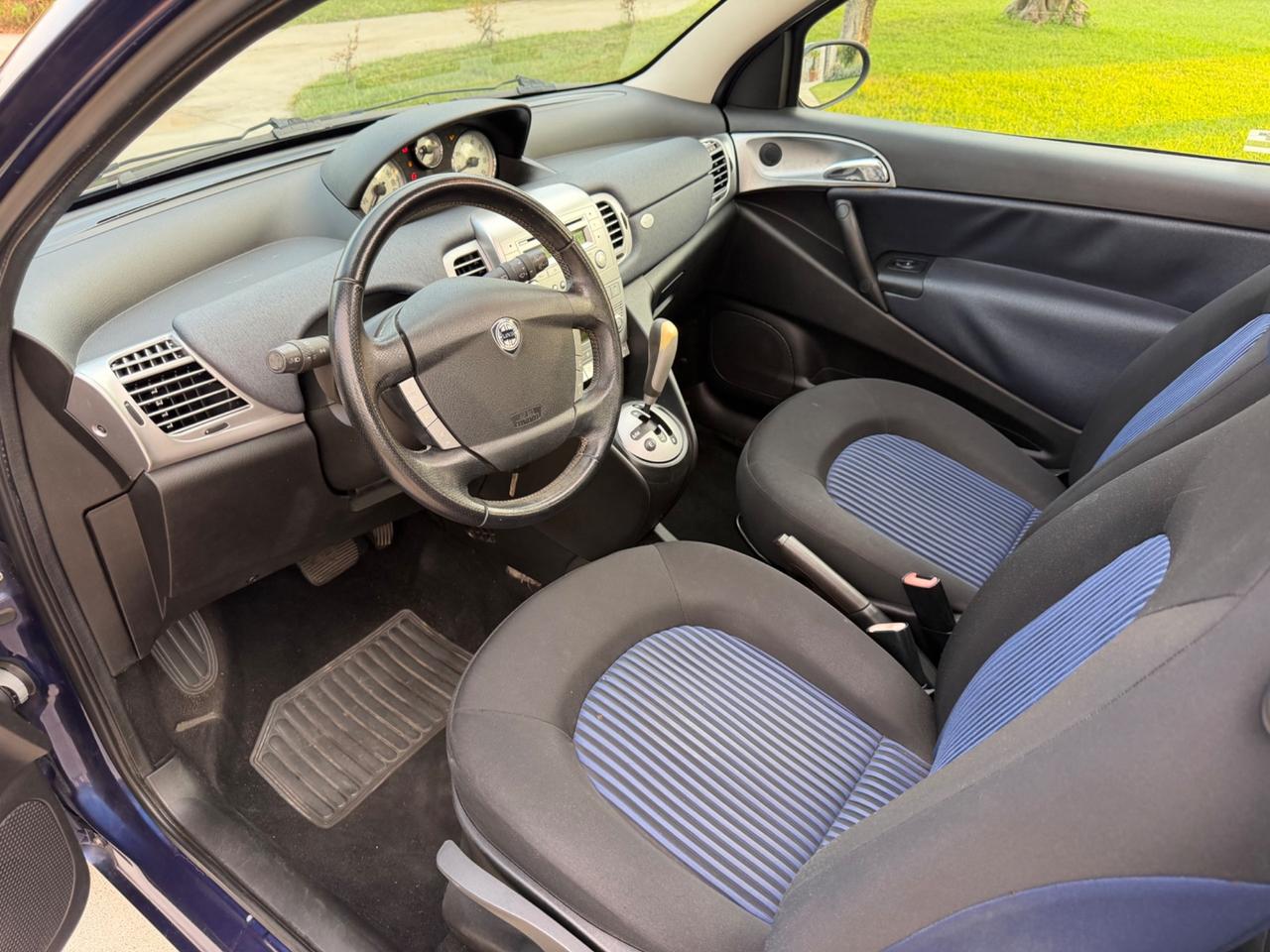 Lancia Ypsilon 1.4 16V Platino