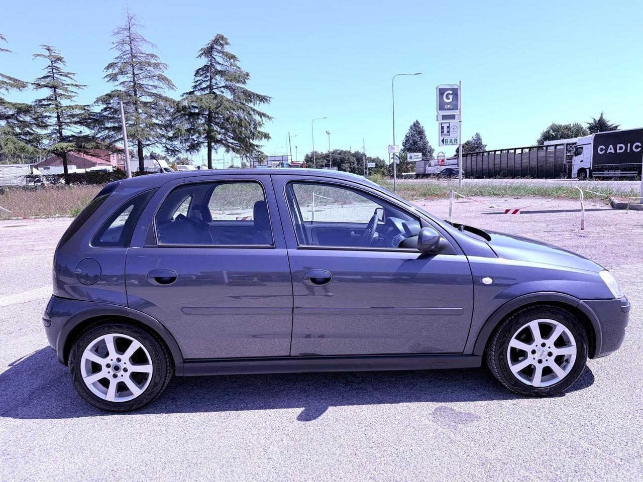 Opel Corsa 1.2 5 porte Ok neopatentati