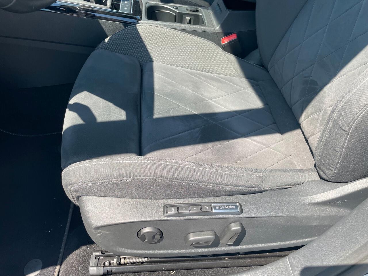 Volkswagen Golf 2.0 TDI SCR Style, iva esposta