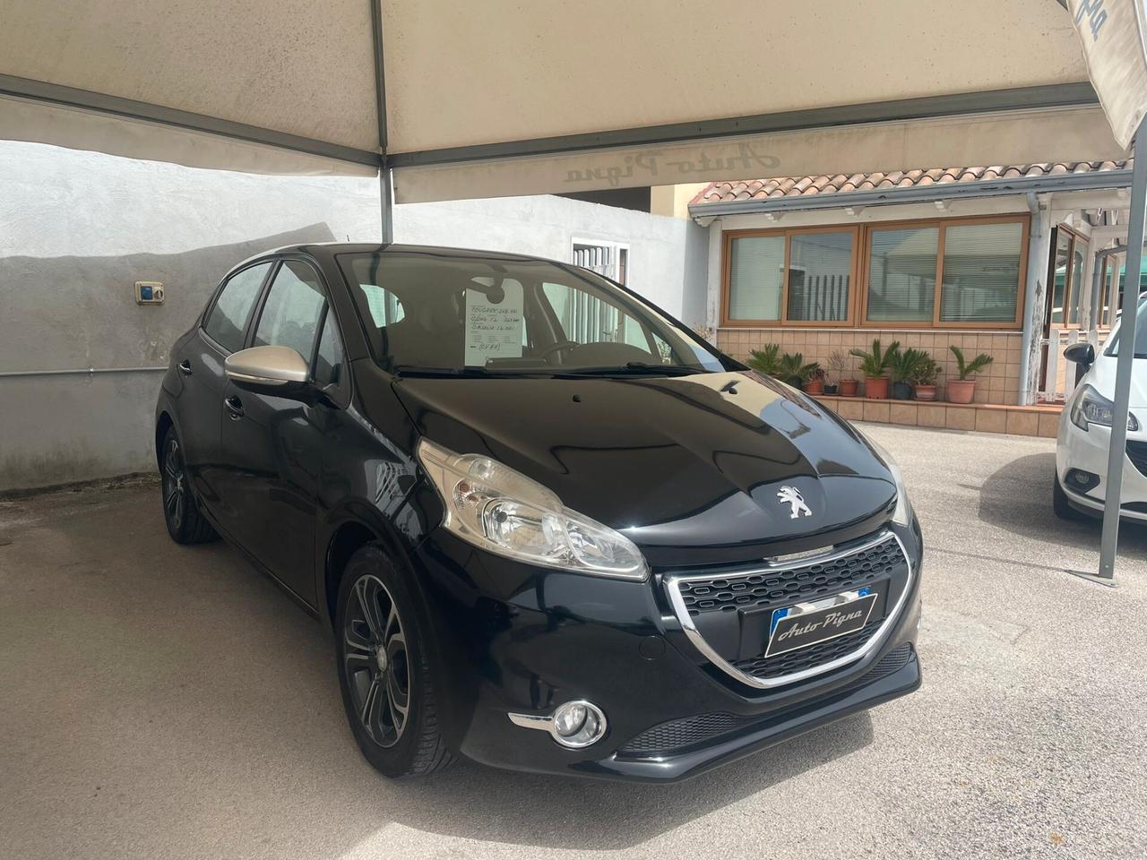 Peugeot 208 1.4 HDi 68 CV 5 porte Allure