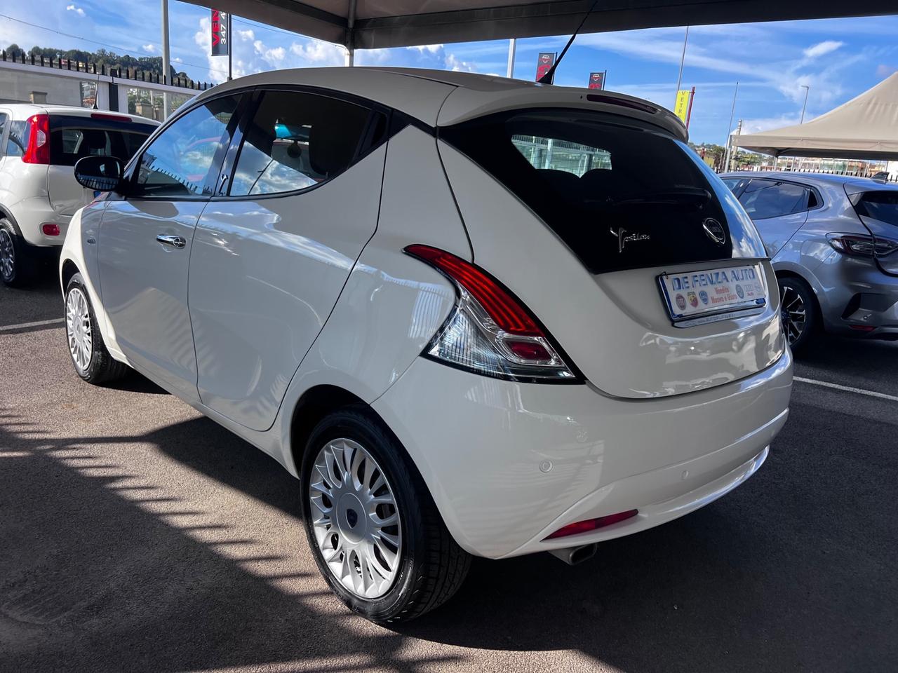 Lancia Ypsilon 1.2 69 CV 5 porte Silver